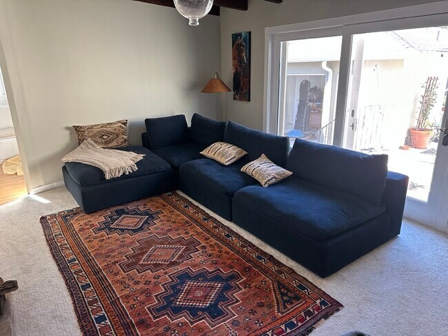 Building Photo - 1029 Chautauqua Blvd