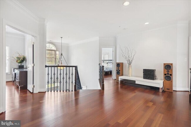 Building Photo - 9209 Seven Locks Rd