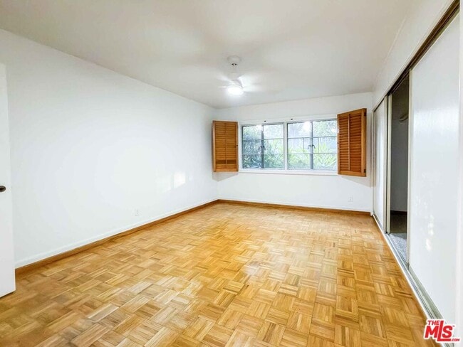 Building Photo - 5243 Village Green