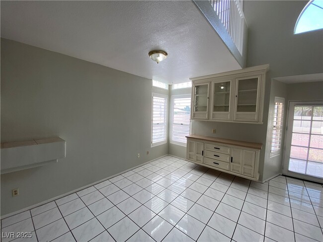 Building Photo - 8009 Festivity Cir