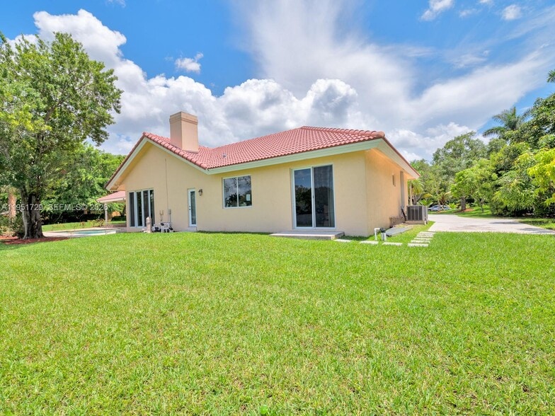 Building Photo - 2710 Walkers Way