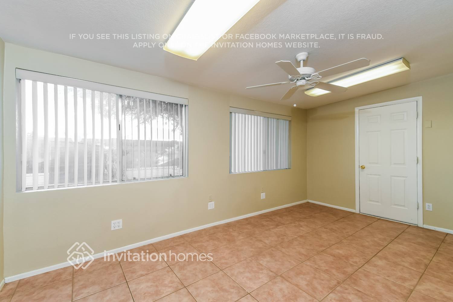 Building Photo - 1209 S Hall