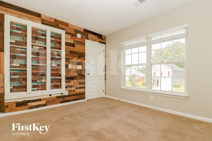 Building Photo - 110 Larkspur Dr