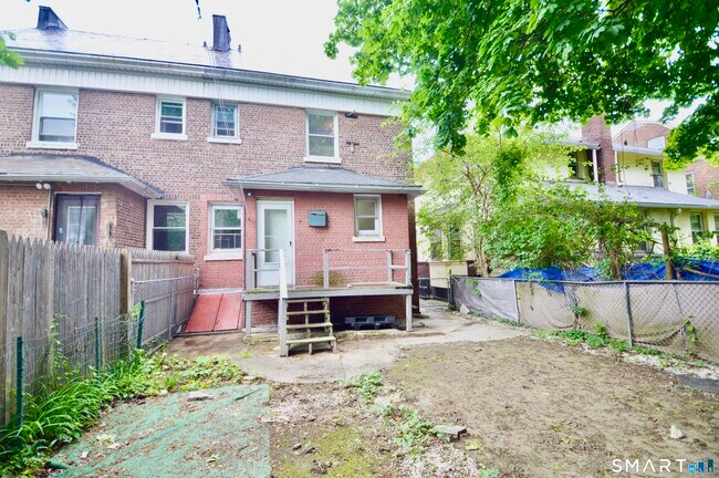 Building Photo - 407 East Ave