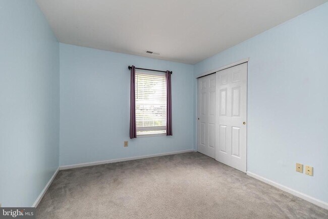 Building Photo - 129 Horseshoe Dr