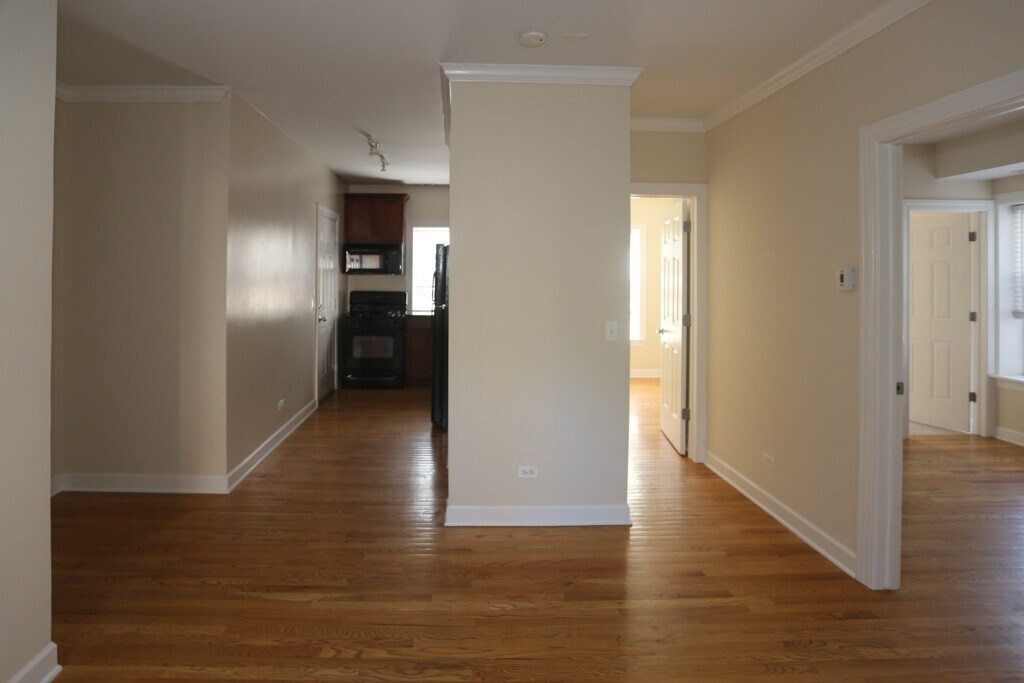 Building Photo - 3250 N Clifton Ave