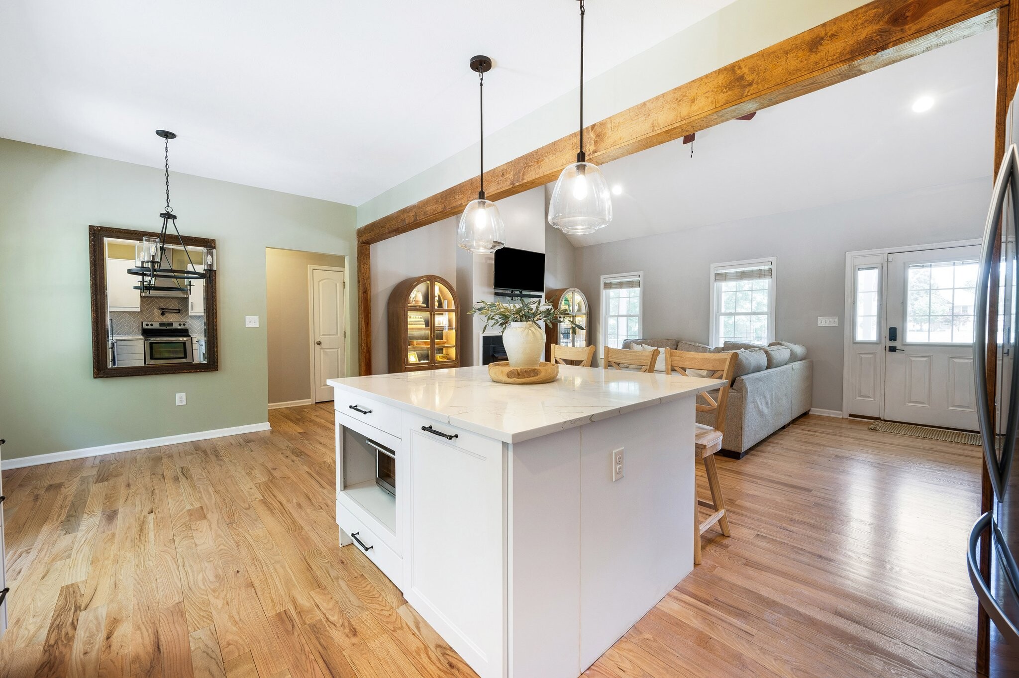 Building Photo - 883 Little Bear Ln