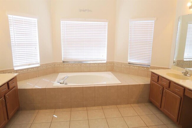 Building Photo - 2906 Sweetspire Cir