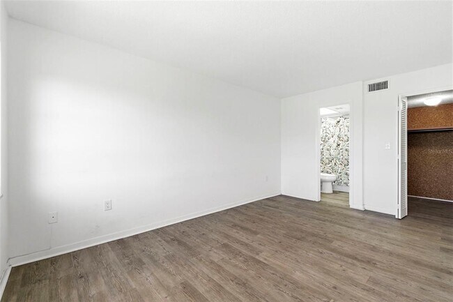 Building Photo - 8950 Park Blvd