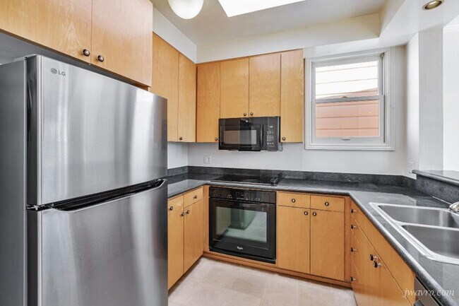 Building Photo - 1438 Filbert St