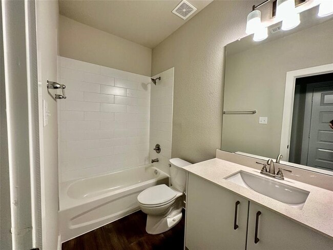 Building Photo - 9844 Grosbeak Ln