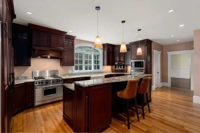 Building Photo - Entire house!!!! Luxury!!! Available Feb 1