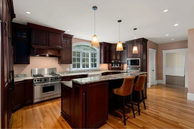 Building Photo - Entire house!!!! Luxury!!! Available September