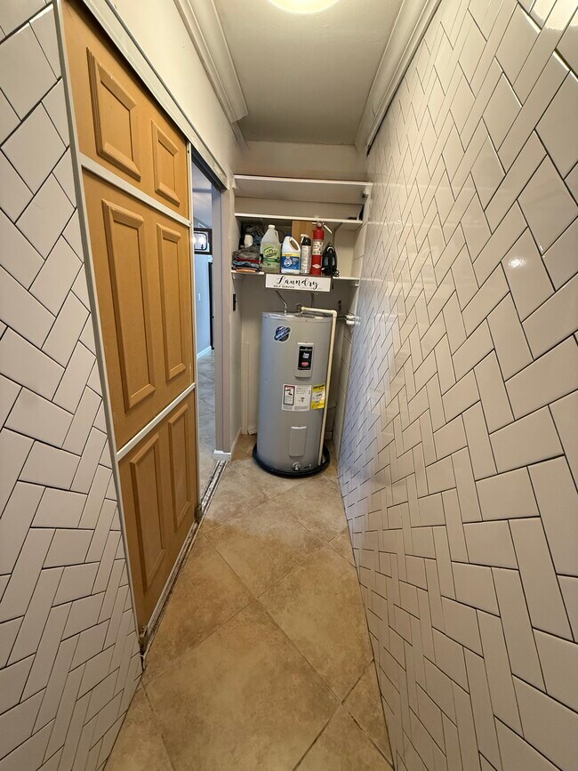 Building Photo - 4427 Tuna Dr