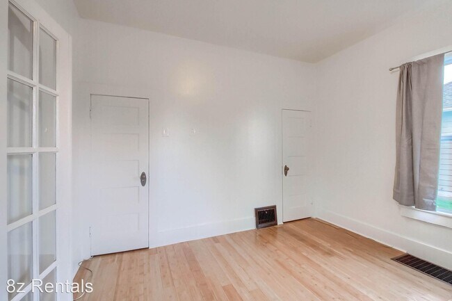 Building Photo - 3 br, 1 bath House - 3935 S Bannock St