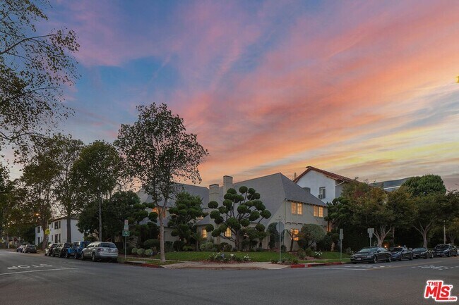 Building Photo - 9677 Charleville Blvd