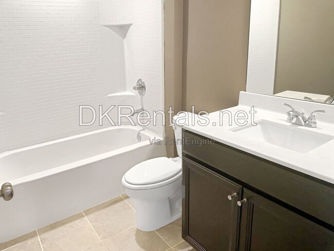 Building Photo - 582 Warrenton Run Dr