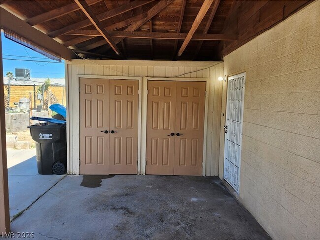 Building Photo - 4624 Evergreen Pl