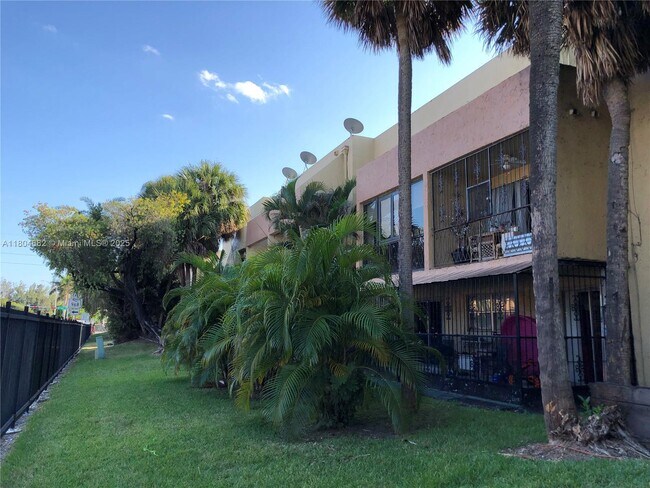 Building Photo - 40 NW 87th Ave