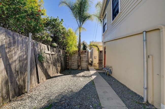 Building Photo - 3076 Juniper St