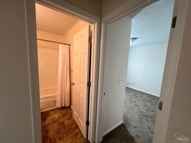Building Photo - 8921 Camshire Cir