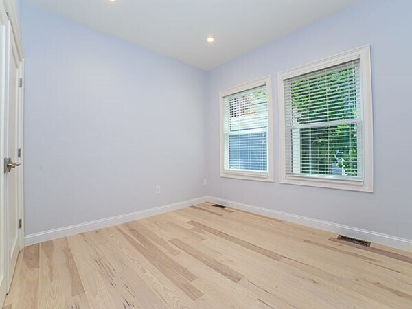 Building Photo - 187 I St