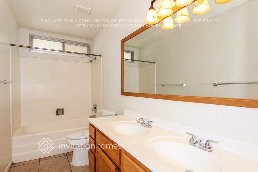 Building Photo - 5746 N 41st Dr