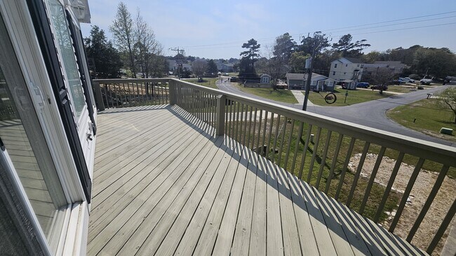 Building Photo - 123 Harbour View Dr