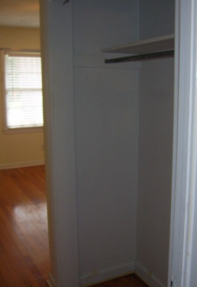 Building Photo - Kensington Park