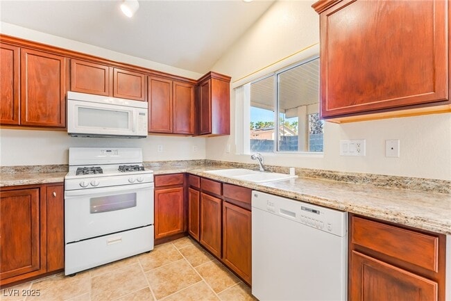 Building Photo - 5001 Light Springs Ave