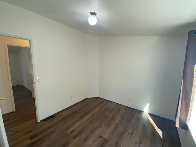 Building Photo - ? Cozy Charm on Almost an Acre in La Pine ?