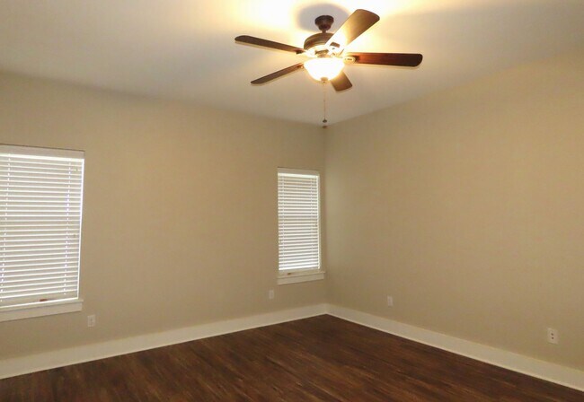 Building Photo - South Tyler! Stunning 5 Bedroom, 3.5 Bath ...