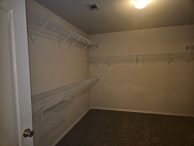 Building Photo - 3 Bedroom in Wildhorse Subdivision