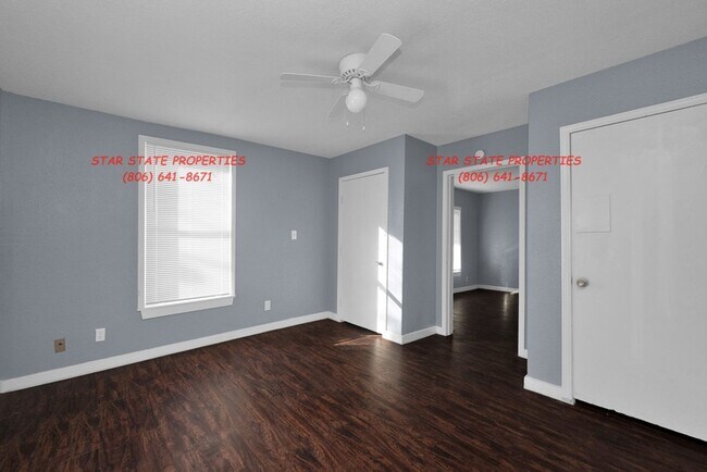 Building Photo - 2 Bed + Office!