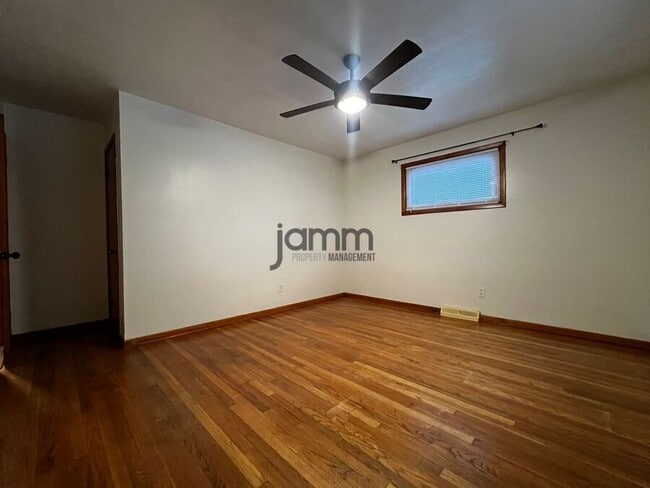 Building Photo - 2702 Grovewood Ave