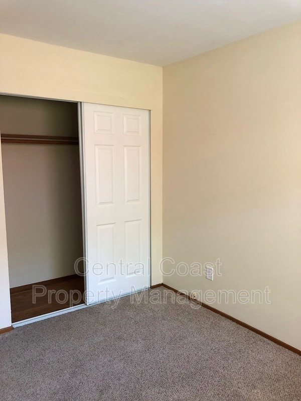 Building Photo - 725 Lobos St