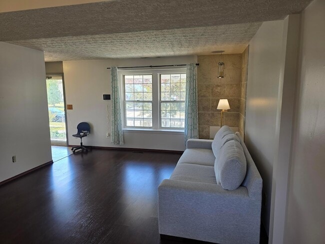 Building Photo - 7006 Finchley Dr