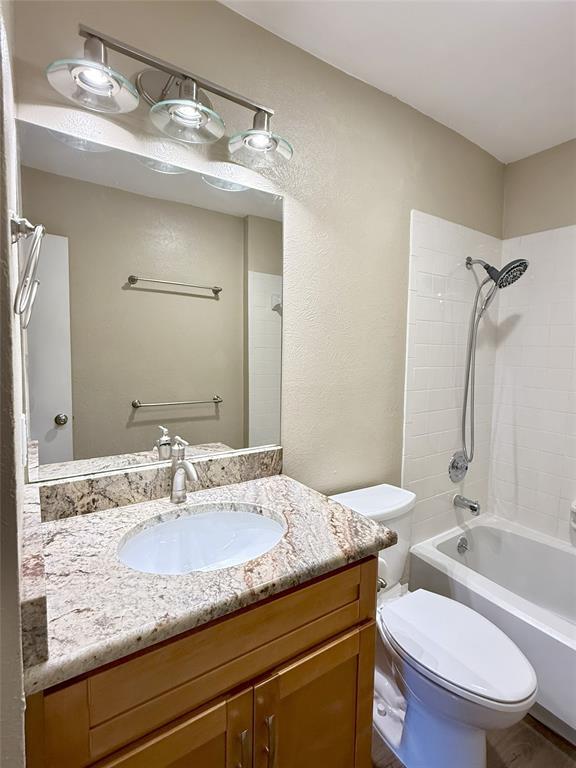 Building Photo - 3814 Stonecroft Dr