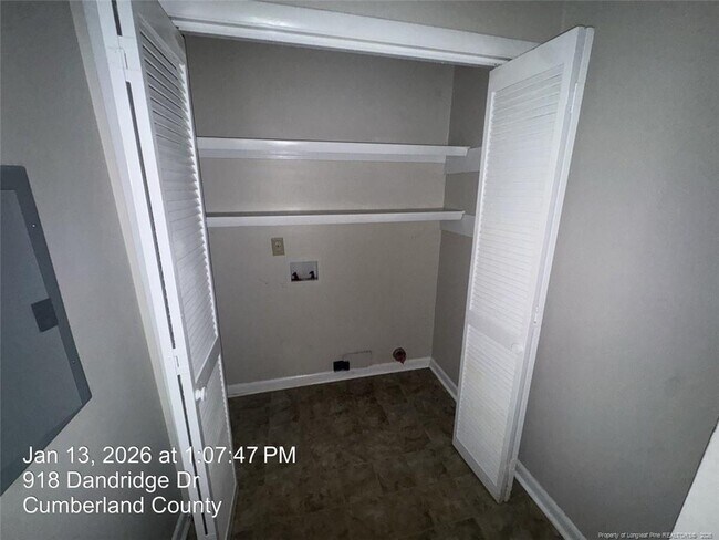 Building Photo - 918 Dandridge Dr