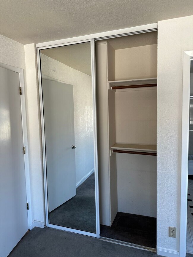 Building Photo - Epic Real Estate & Asso. Inc. - Beautiful, Spacious & Sunny 2 br/2ba Condo Available in Mission -...