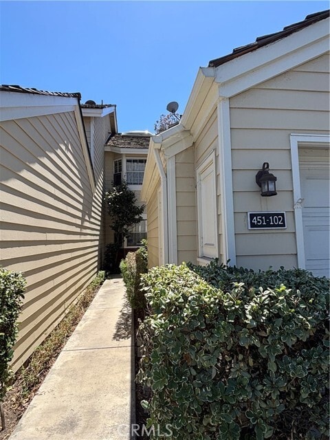 Building Photo - 451 Medford Ct