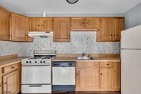 Building Photo - 1595 E 2nd St