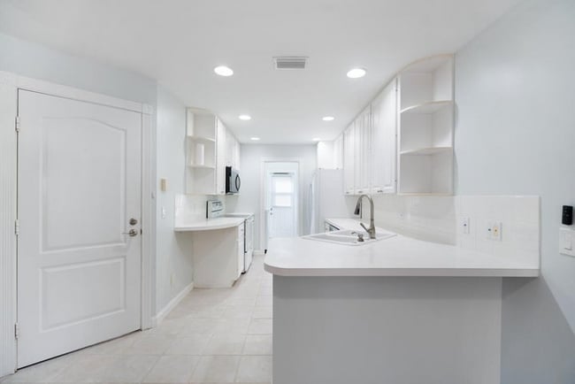 Building Photo - 329 Legare Ct