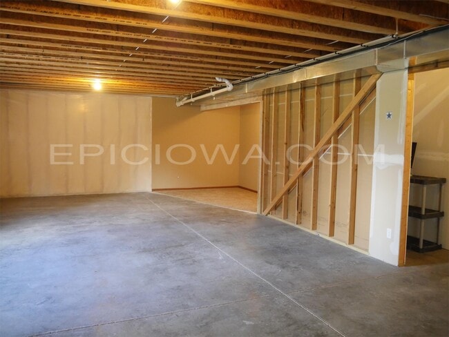 Building Photo - 1975 49th St