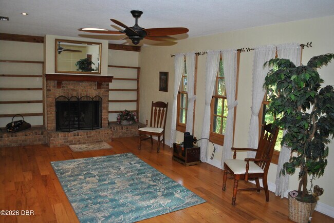 Building Photo - 5590 Lancewood Cir S
