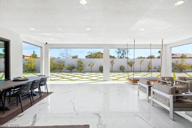 Building Photo - 4315 N Dapple Gray Rd