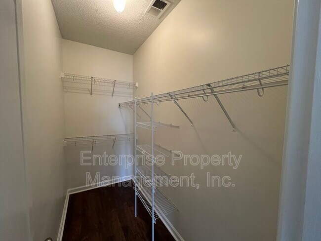 Building Photo - 10174 Sorrento Pl