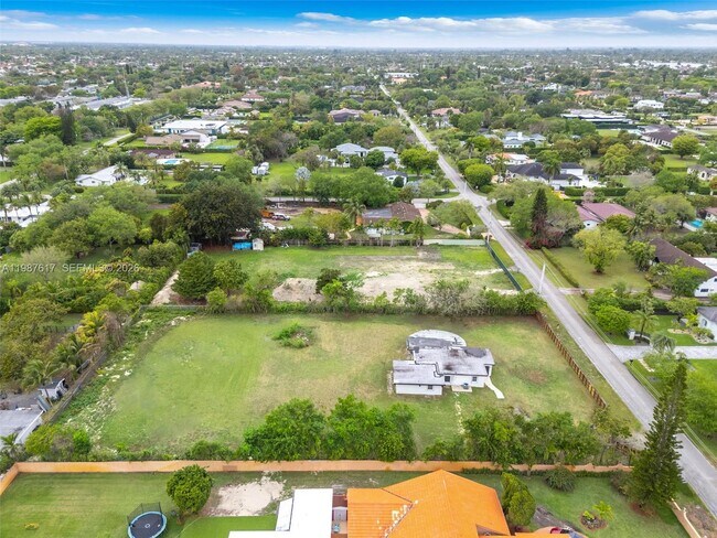 Building Photo - 9840 SW 60th St