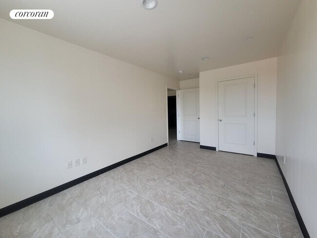 Building Photo - 461 Winthrop St