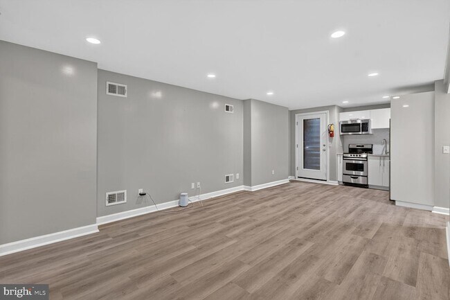 Building Photo - 451 M St NW